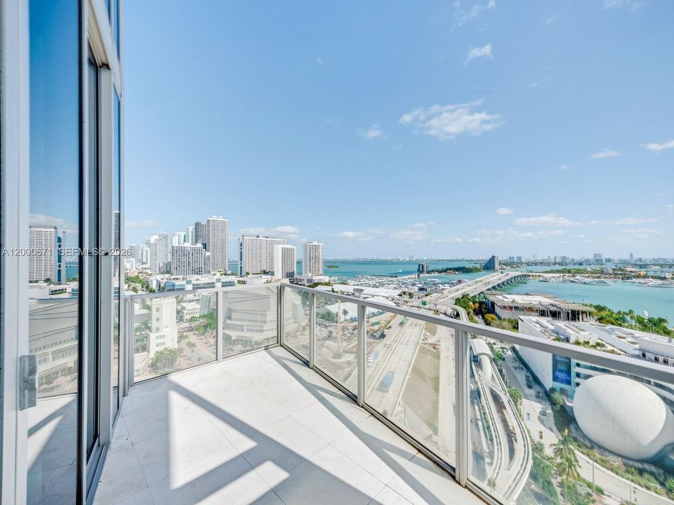 For Sale: $1,750,000 (3 beds, 3 baths, 2081 Square Feet)