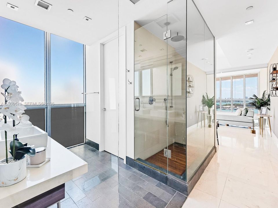 For Sale: $1,750,000 (3 beds, 3 baths, 2081 Square Feet)