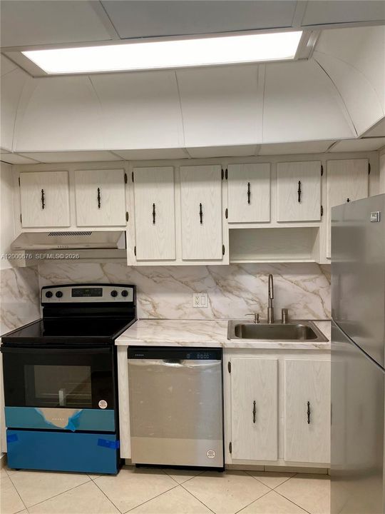 For Sale: $290,000 (2 beds, 2 baths, 1157 Square Feet)