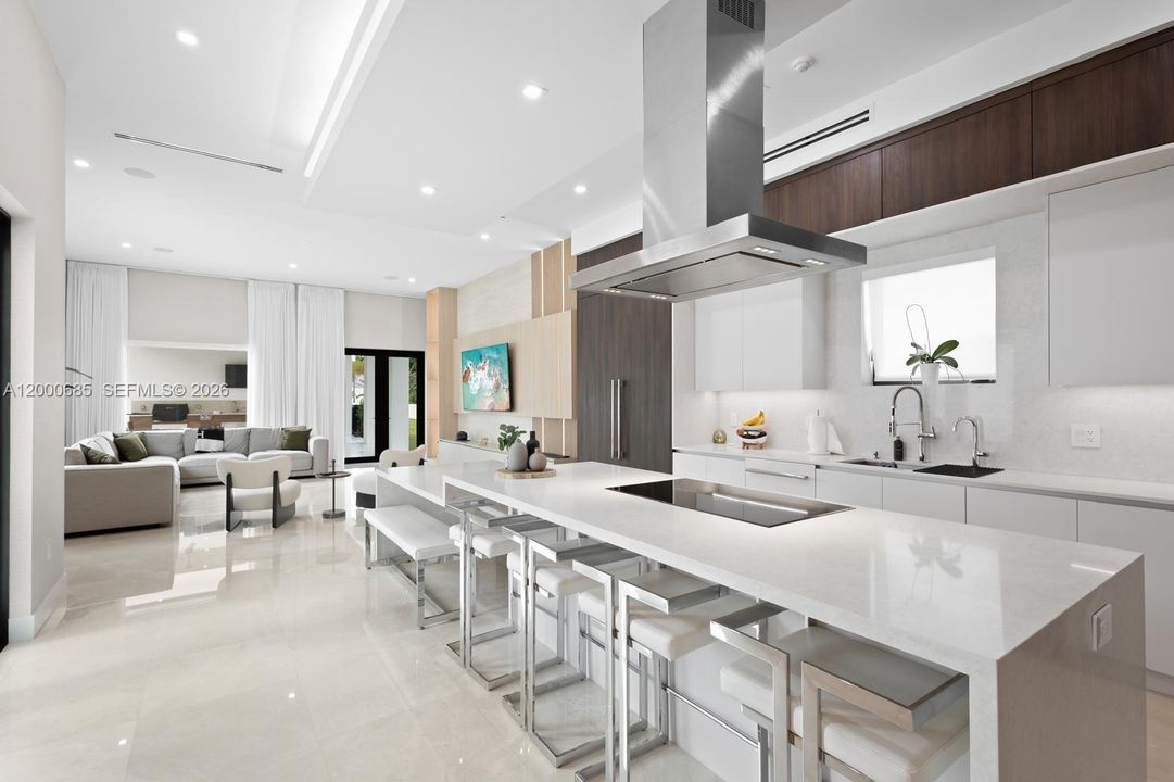 For Sale: $4,400,000 (6 beds, 6 baths, 4806 Square Feet)