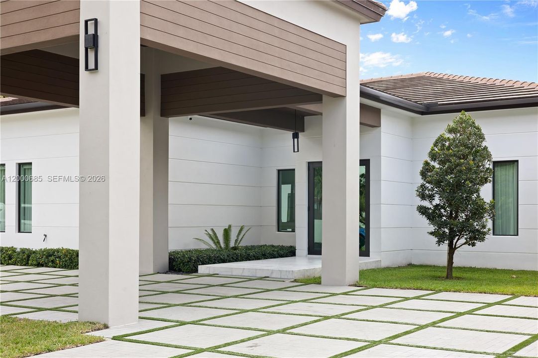 For Sale: $4,400,000 (6 beds, 6 baths, 4806 Square Feet)