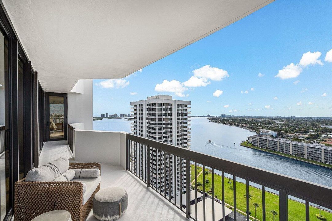036-108LakeshoreDrive-38PH-NorthPalmBeac