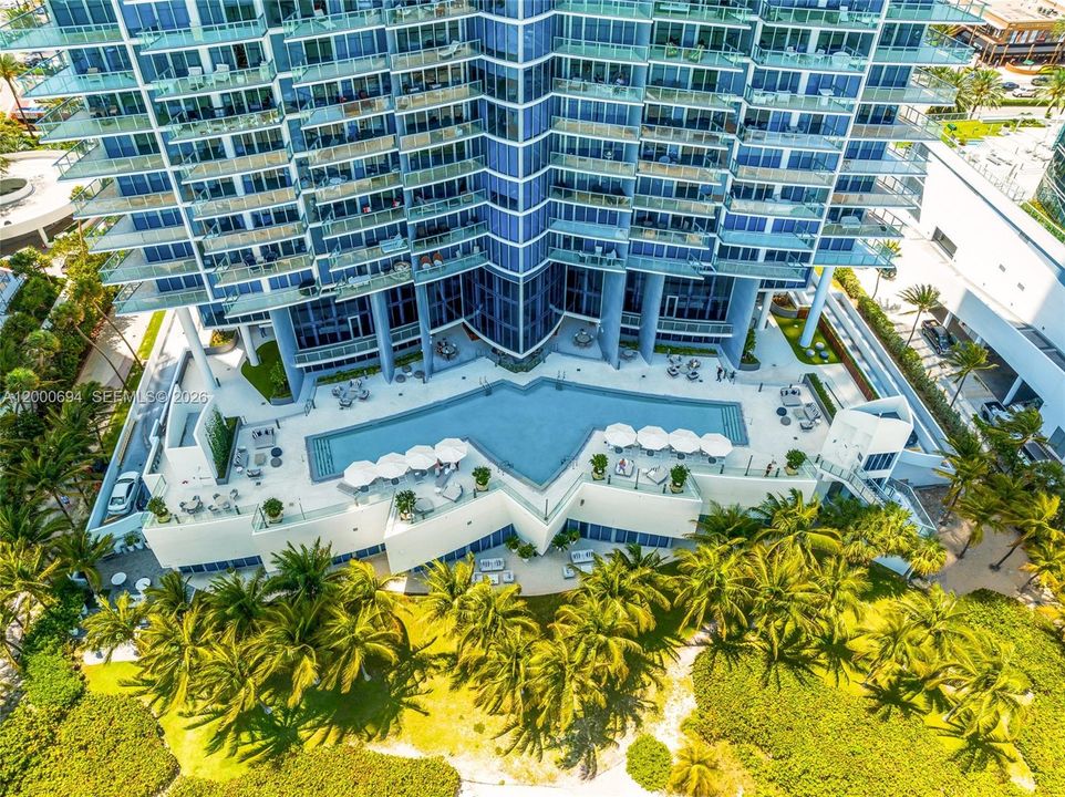 For Sale: $1,399,999 (1 beds, 2 baths, 1110 Square Feet)