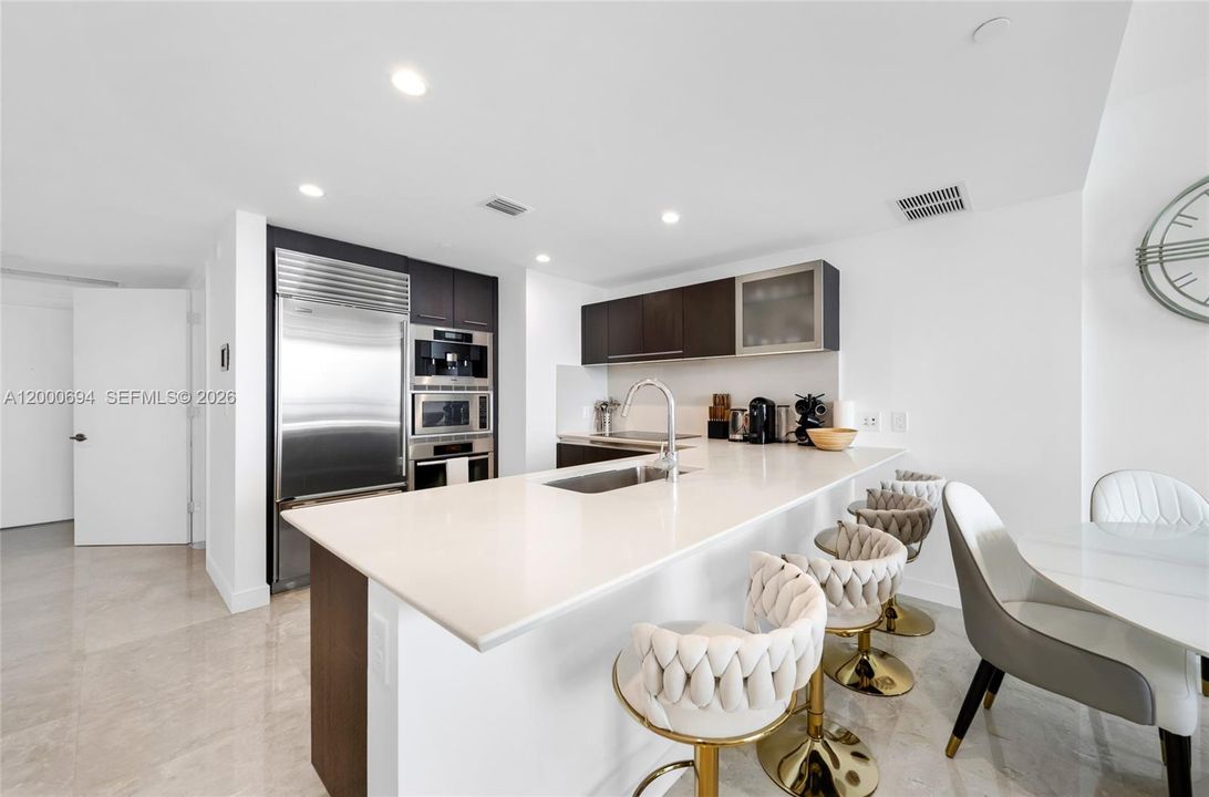 For Sale: $1,399,999 (1 beds, 2 baths, 1110 Square Feet)
