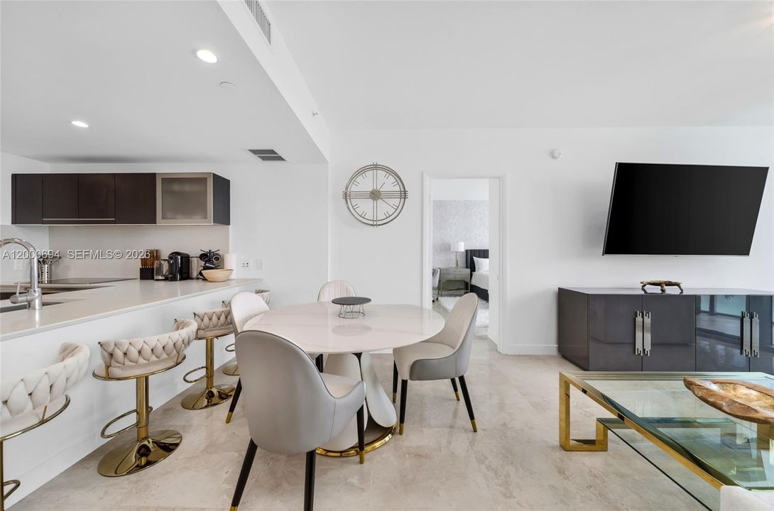 For Sale: $1,399,999 (1 beds, 2 baths, 1110 Square Feet)