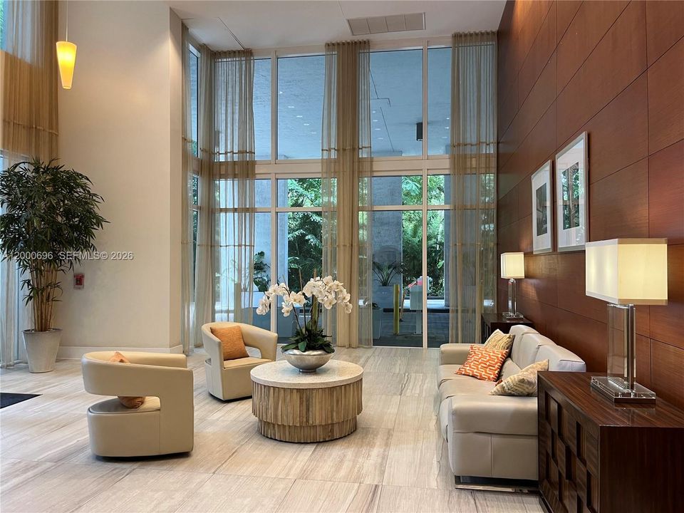 En Venta: $340,000 (2 camas, 2 baños, 1026 Pies cuadrados)