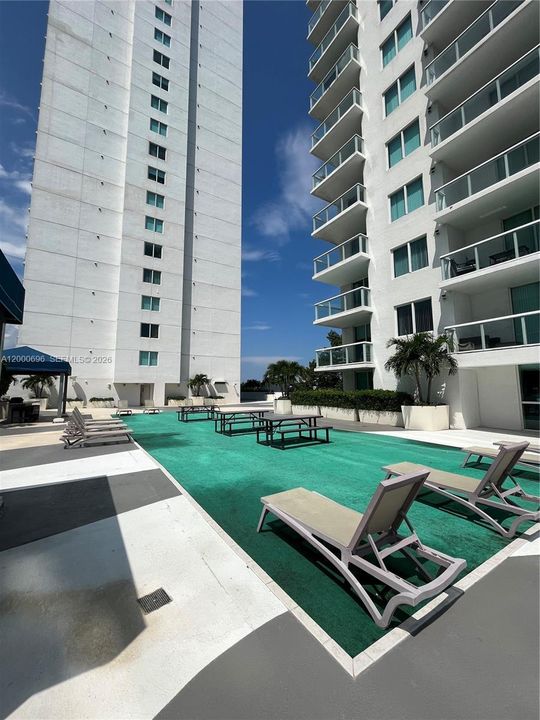 En Venta: $340,000 (2 camas, 2 baños, 1026 Pies cuadrados)