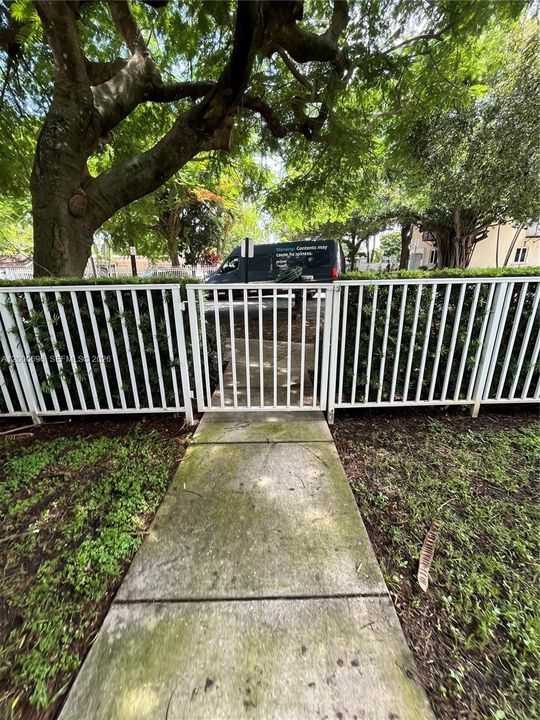 En Venta: $340,000 (2 camas, 2 baños, 1026 Pies cuadrados)