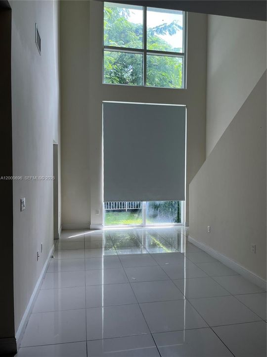 En Venta: $340,000 (2 camas, 2 baños, 1026 Pies cuadrados)
