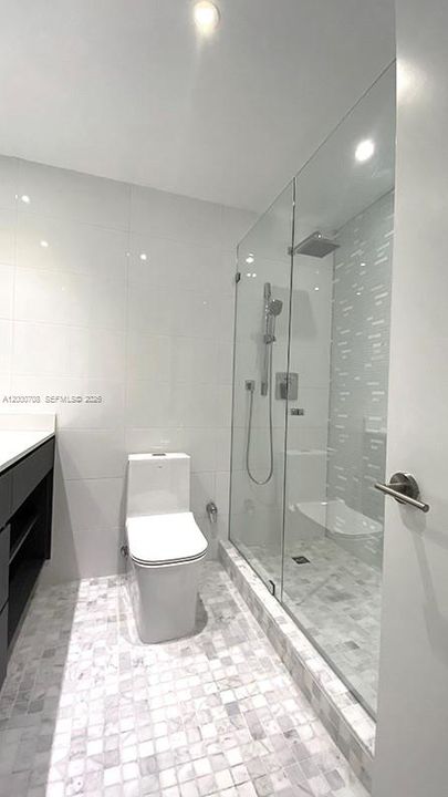 En Venta: $425,000 (0 camas, 1 baños, 324 Pies cuadrados)