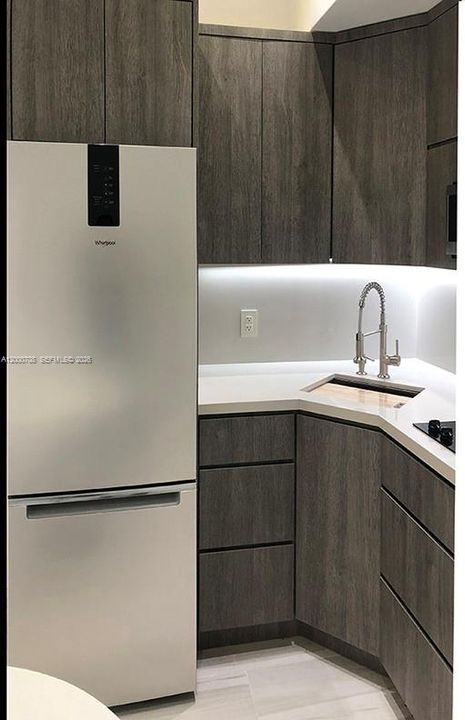 En Venta: $425,000 (0 camas, 1 baños, 324 Pies cuadrados)