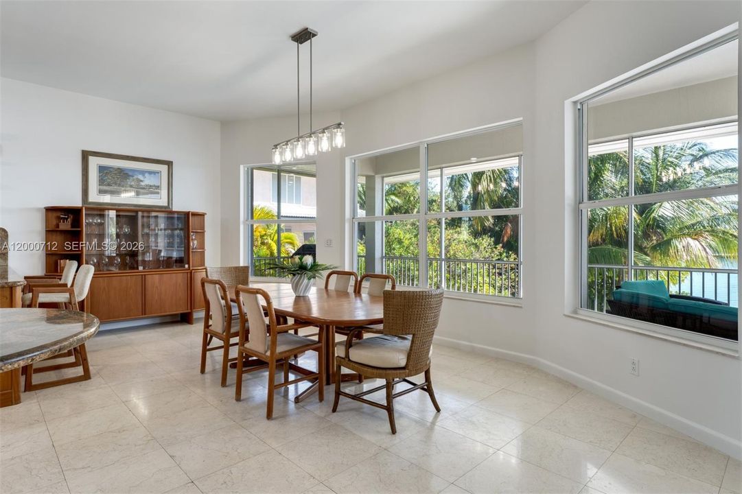 For Sale: $6,490,000 (5 beds, 5 baths, 5456 Square Feet)