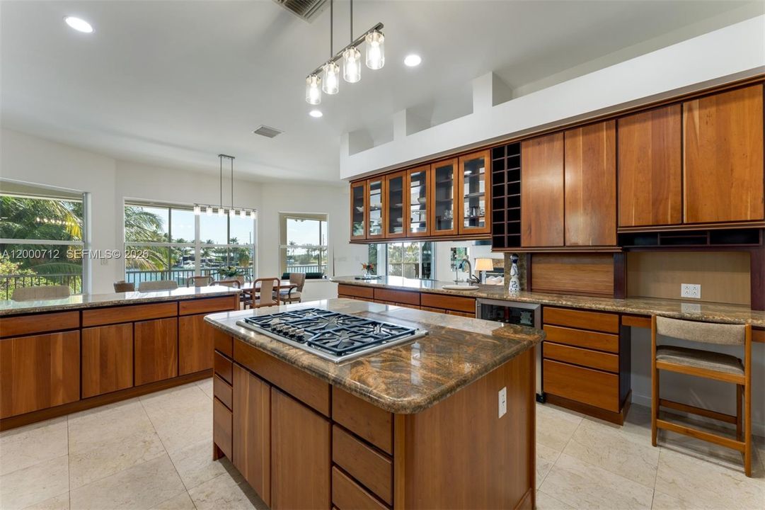 For Sale: $6,490,000 (5 beds, 5 baths, 5456 Square Feet)