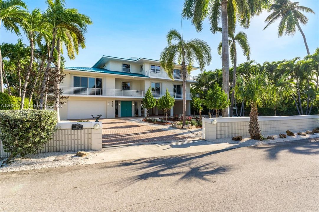 For Sale: $6,490,000 (5 beds, 5 baths, 5456 Square Feet)