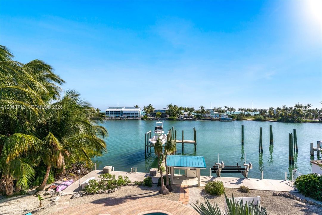For Sale: $6,490,000 (5 beds, 5 baths, 5456 Square Feet)