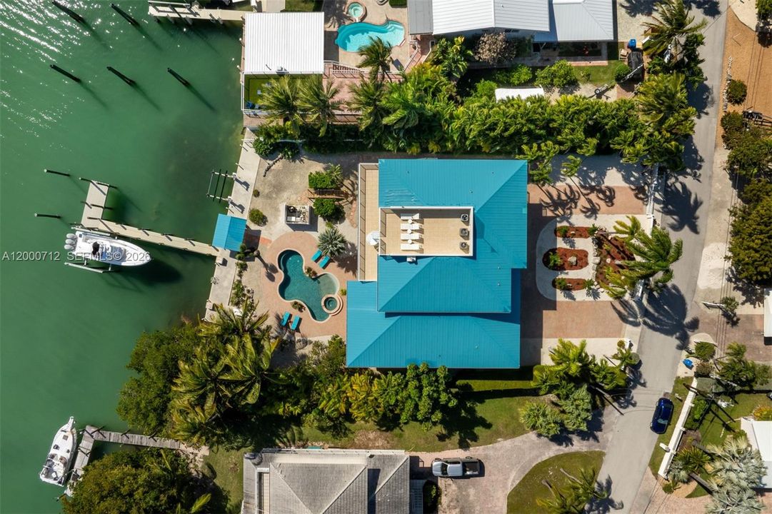For Sale: $6,490,000 (5 beds, 5 baths, 5456 Square Feet)
