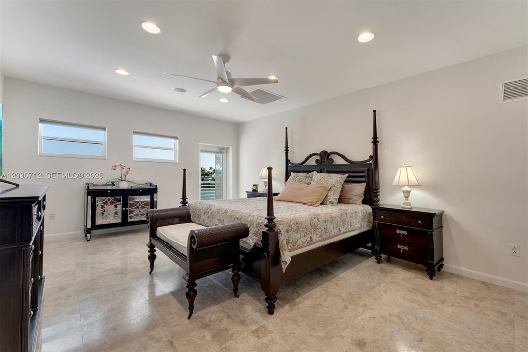For Sale: $6,490,000 (5 beds, 5 baths, 5456 Square Feet)