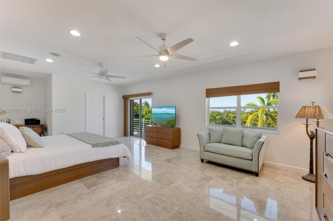For Sale: $6,490,000 (5 beds, 5 baths, 5456 Square Feet)