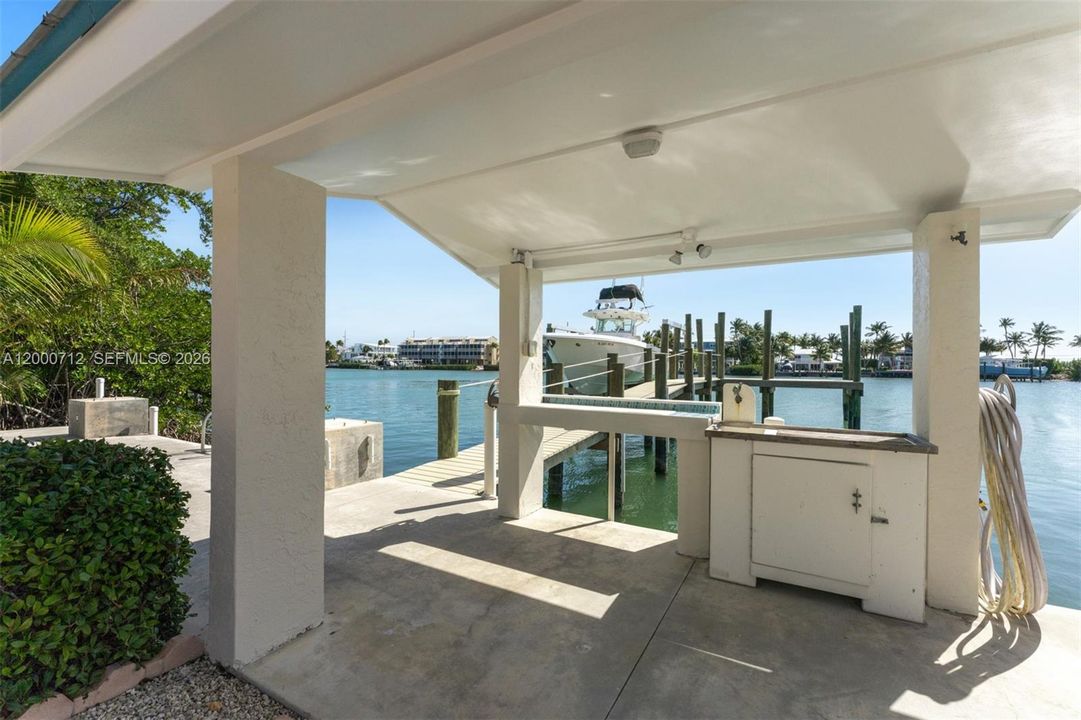 For Sale: $6,490,000 (5 beds, 5 baths, 5456 Square Feet)