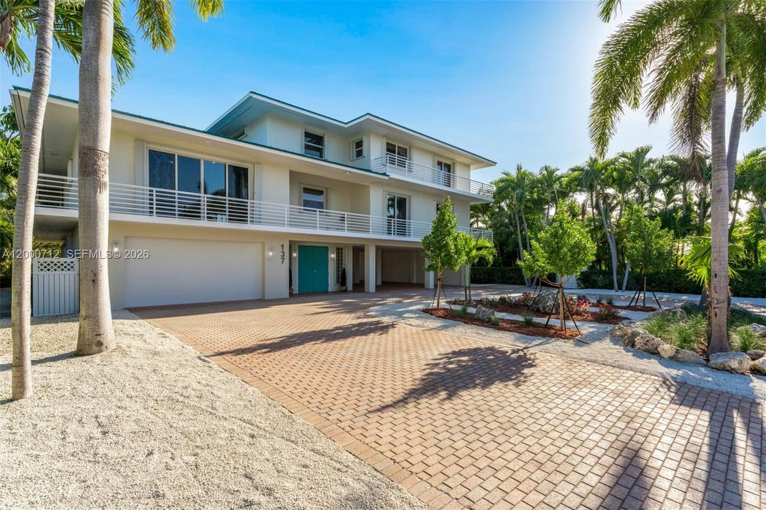 For Sale: $6,490,000 (5 beds, 5 baths, 5456 Square Feet)