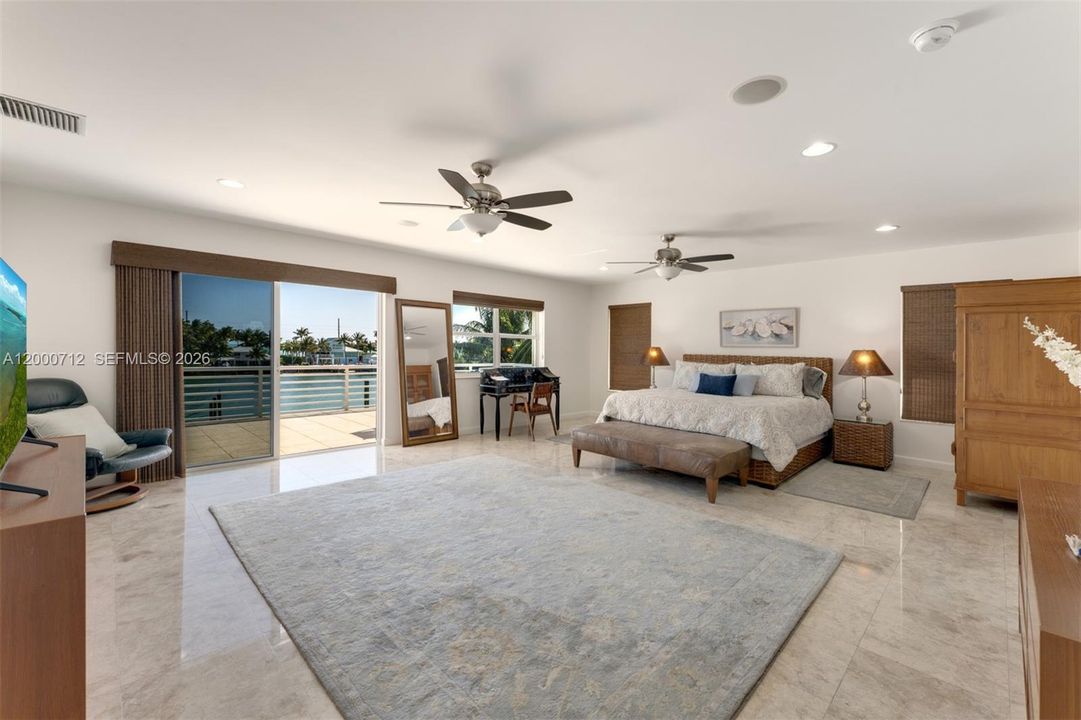 For Sale: $6,490,000 (5 beds, 5 baths, 5456 Square Feet)