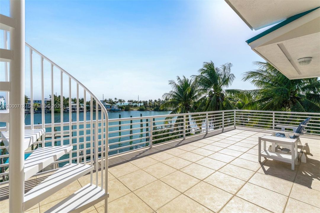 For Sale: $6,490,000 (5 beds, 5 baths, 5456 Square Feet)