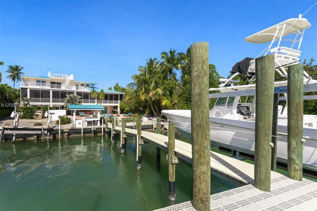For Sale: $6,490,000 (5 beds, 5 baths, 5456 Square Feet)