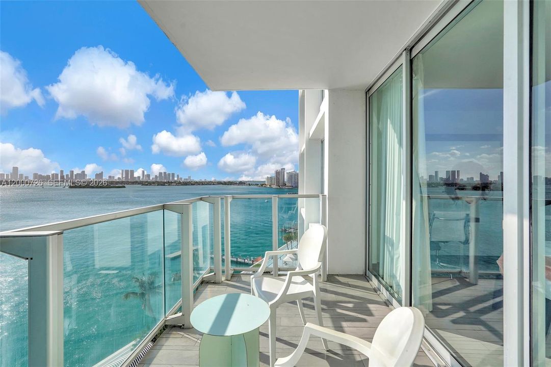 Active With Contract: $795,000 (2 beds, 2 baths, 1088 Square Feet)