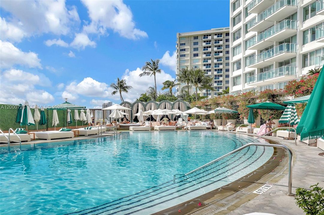 Active With Contract: $795,000 (2 beds, 2 baths, 1088 Square Feet)