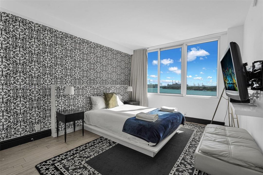 2nd bedroom