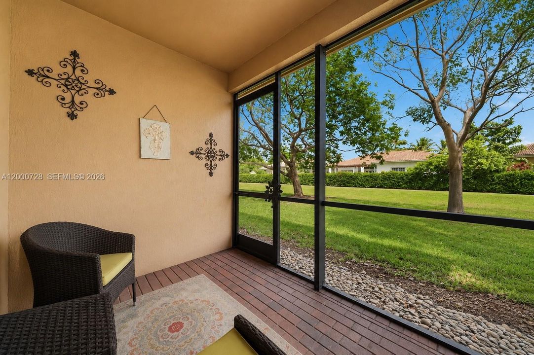 На продажу: $569,900 (3 спален, 2 ванн, 1992 Квадратных фут)