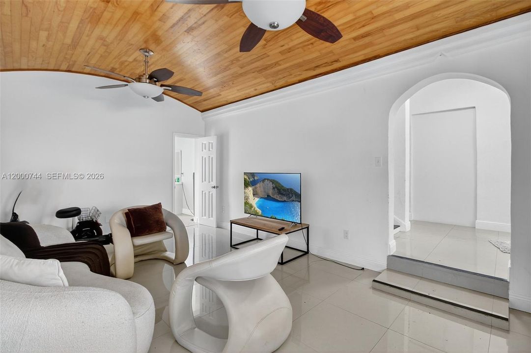 For Sale: $1,100,000 (0 beds, 0 baths, 3264 Square Feet)