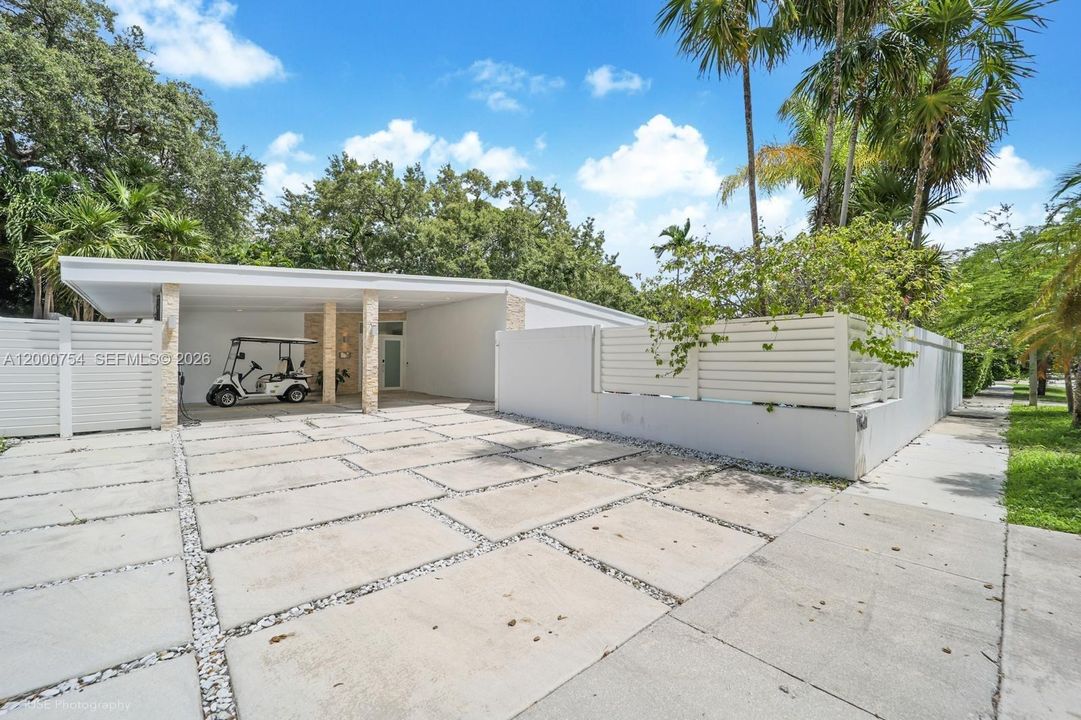 Activo con contrato: $14,900 (4 camas, 3 baños, 2646 Pies cuadrados)