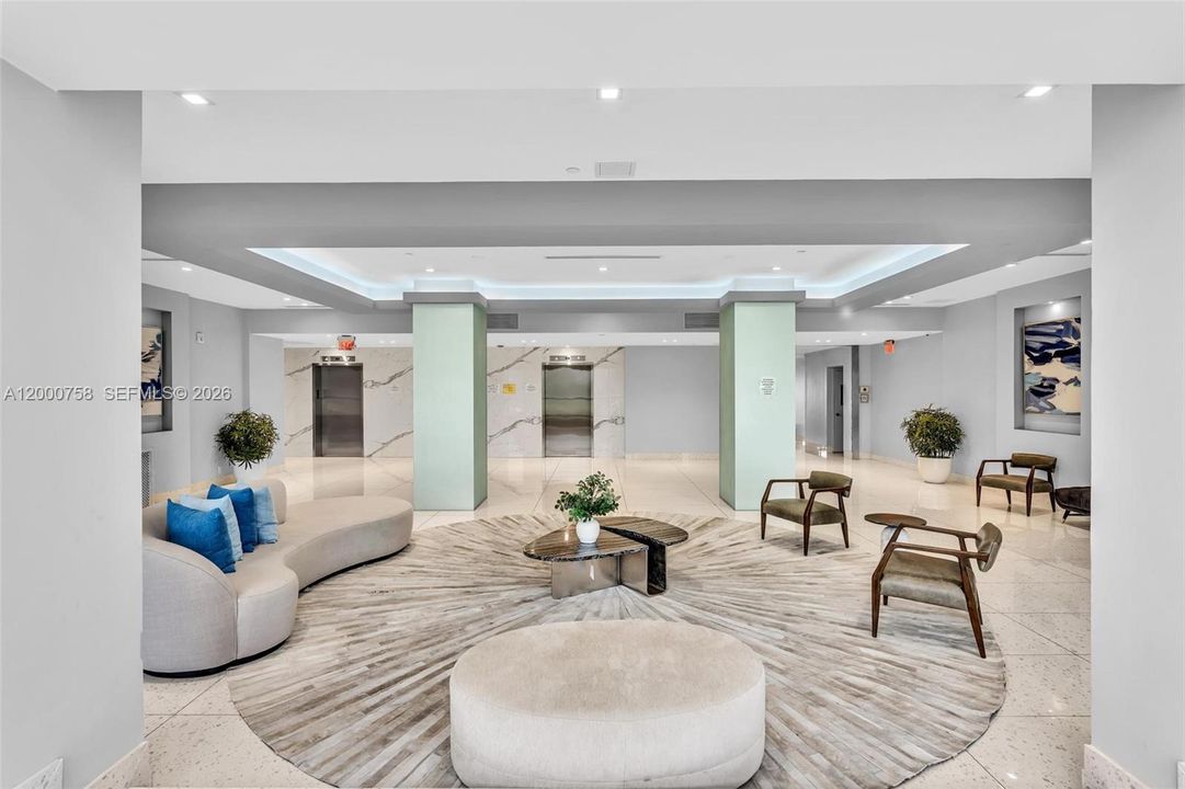 En Venta: $575,000 (3 camas, 3 baños, 2000 Pies cuadrados)