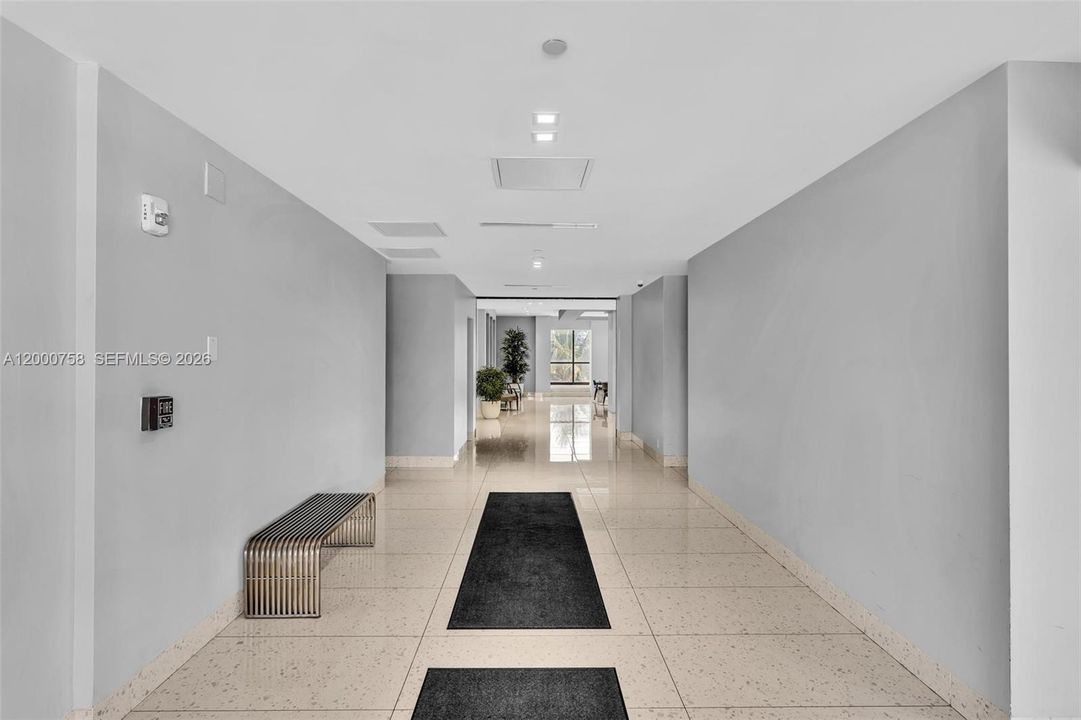 En Venta: $575,000 (3 camas, 3 baños, 2000 Pies cuadrados)
