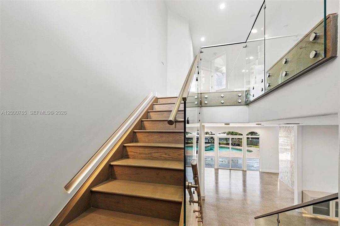 For Rent: $24,995 (7 beds, 5 baths, 5356 Square Feet)