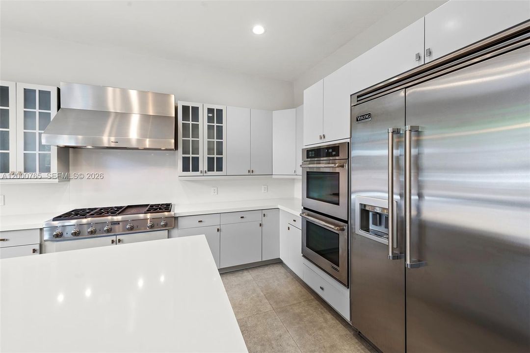 For Rent: $24,995 (7 beds, 5 baths, 5356 Square Feet)