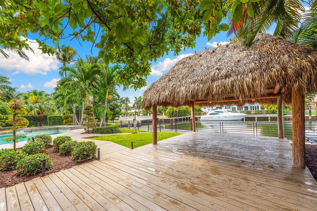 For Rent: $24,995 (7 beds, 5 baths, 5356 Square Feet)