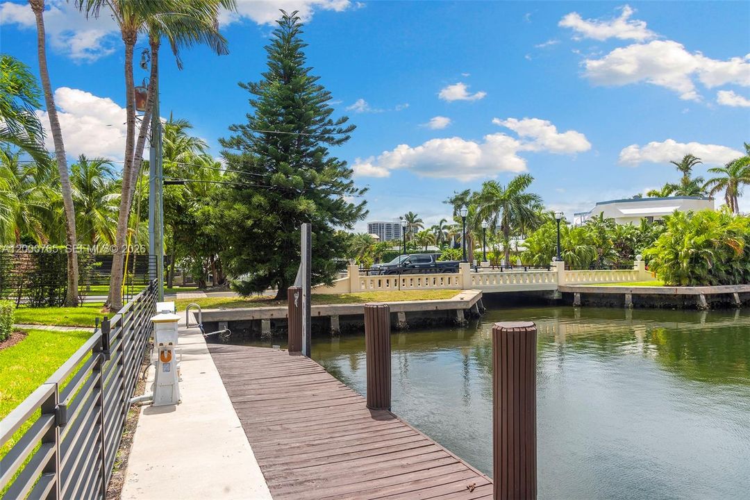 For Rent: $24,995 (7 beds, 5 baths, 5356 Square Feet)