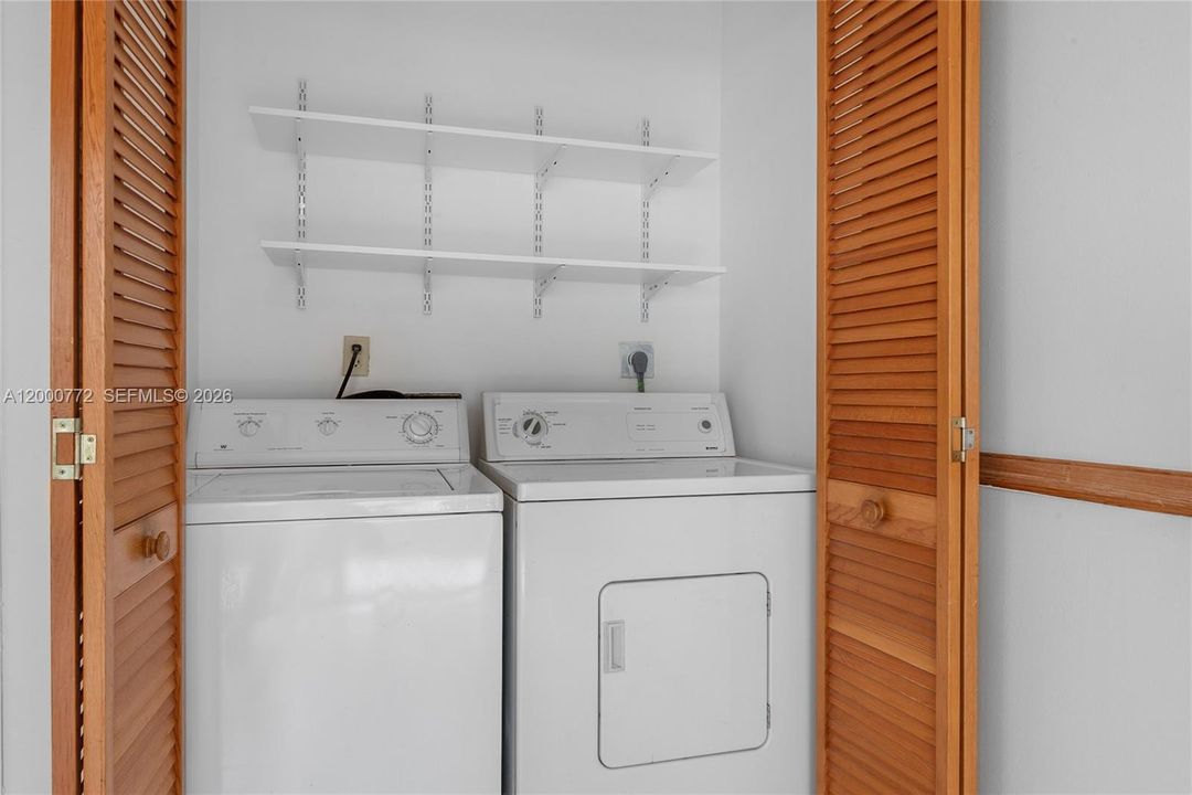 En Venta: $420,000 (2 camas, 2 baños, 1308 Pies cuadrados)