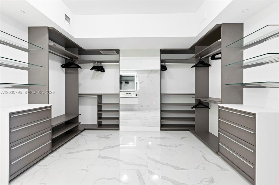 En Venta: $3,780,000 (3 camas, 4 baños, 2626 Pies cuadrados)