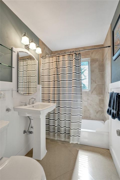 В аренду: $5,800 (3 спален, 2 ванн, 1596 Квадратных фут)