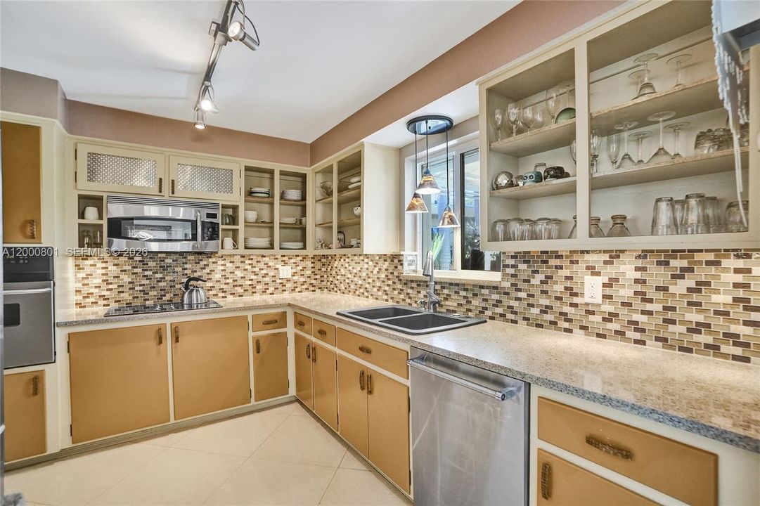 В аренду: $5,800 (3 спален, 2 ванн, 1596 Квадратных фут)