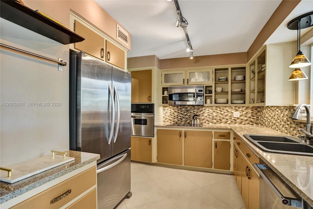 В аренду: $5,800 (3 спален, 2 ванн, 1596 Квадратных фут)