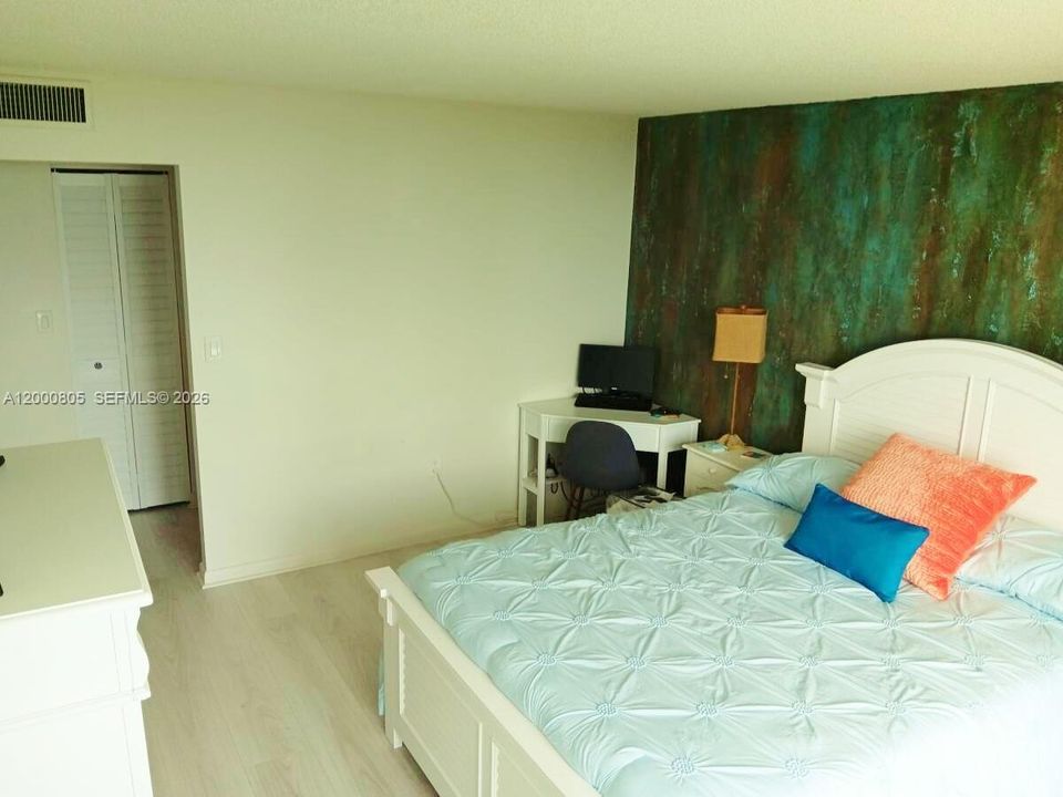 В аренду: $1,950 (1 спален, 2 ванн, 899 Квадратных фут)