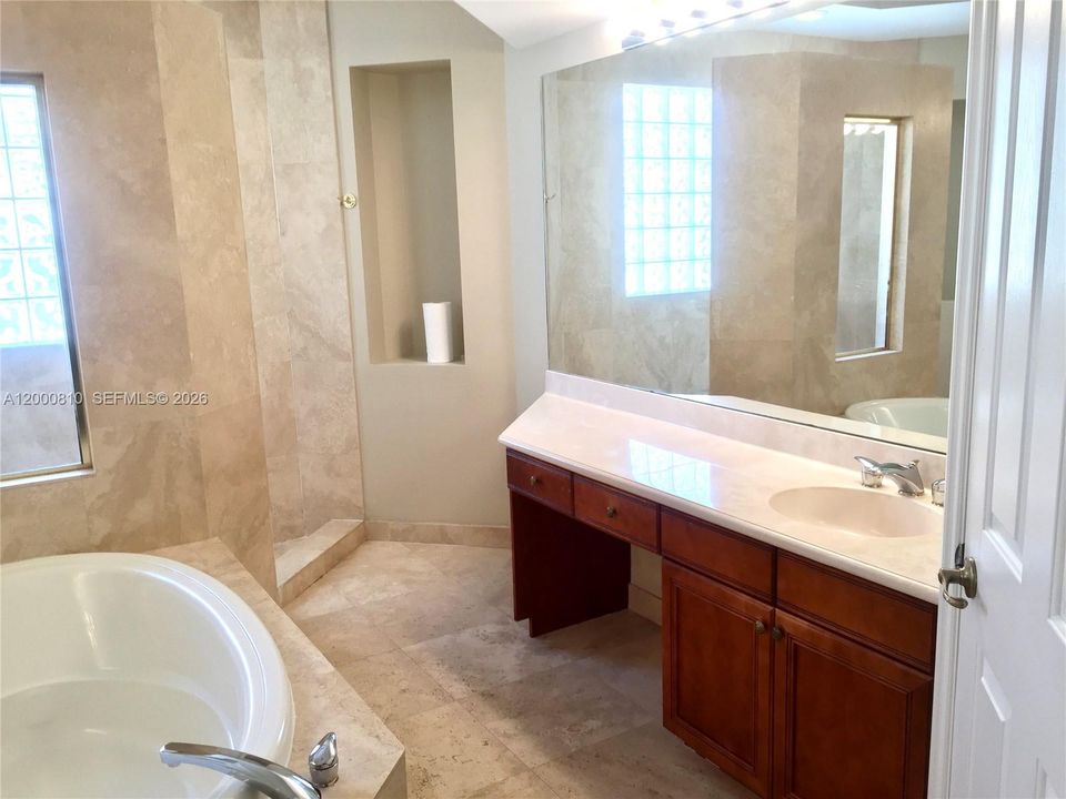 В аренду: $5,900 (4 спален, 3 ванн, 3627 Квадратных фут)