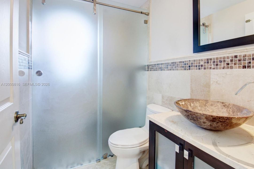 For Sale: $1,750,000 (6 beds, 5 baths, 2851 Square Feet)