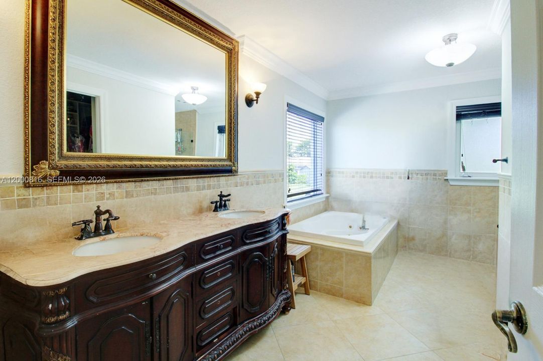 For Sale: $1,750,000 (6 beds, 5 baths, 2851 Square Feet)