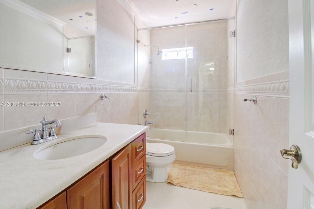 For Sale: $1,750,000 (6 beds, 5 baths, 2851 Square Feet)