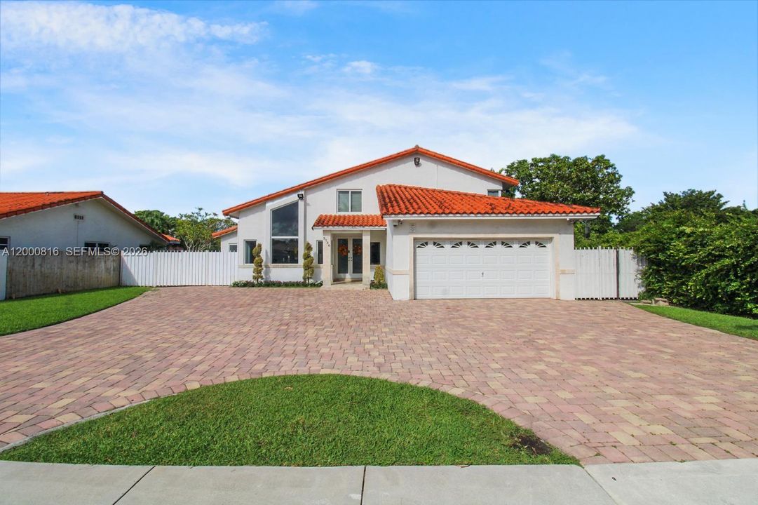 For Sale: $1,750,000 (6 beds, 5 baths, 2851 Square Feet)